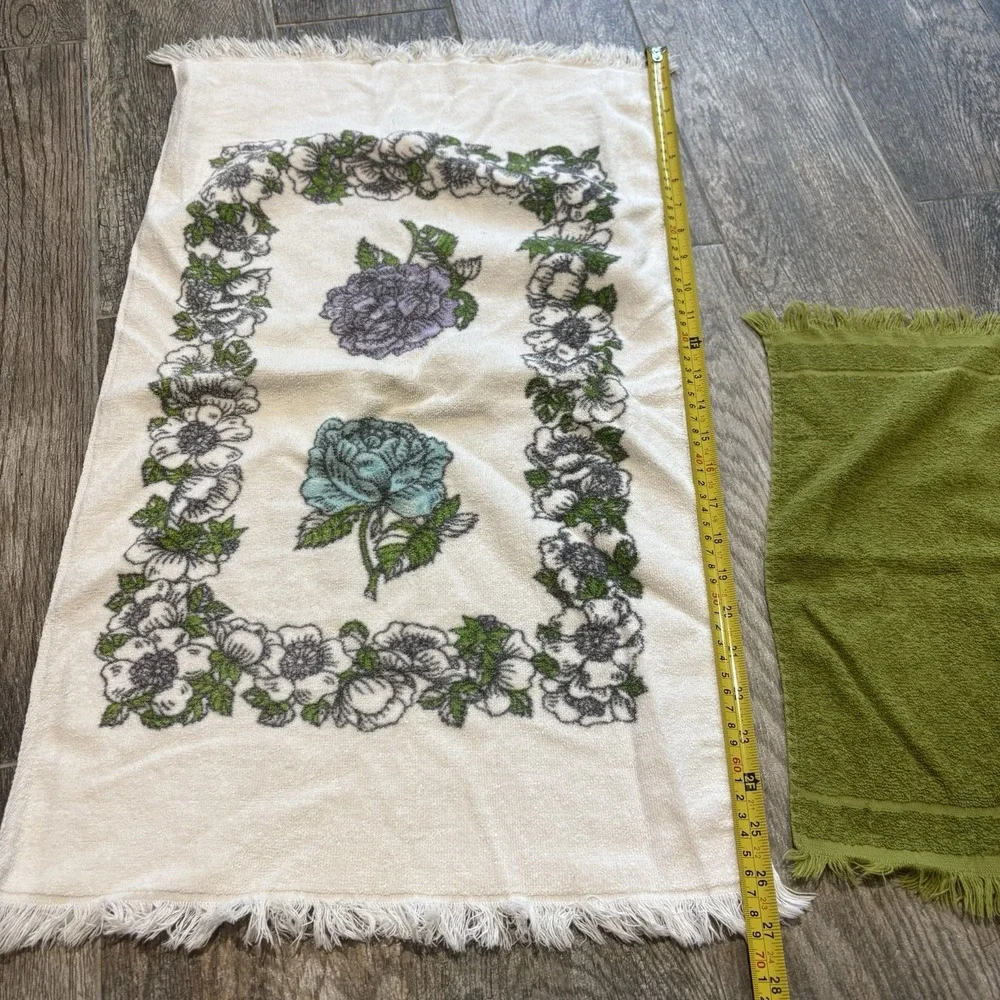 Vtg 70s FIELDCREST Blue Floral Hand Towel Fringe 16x26 Avocado Green Wash Cloth